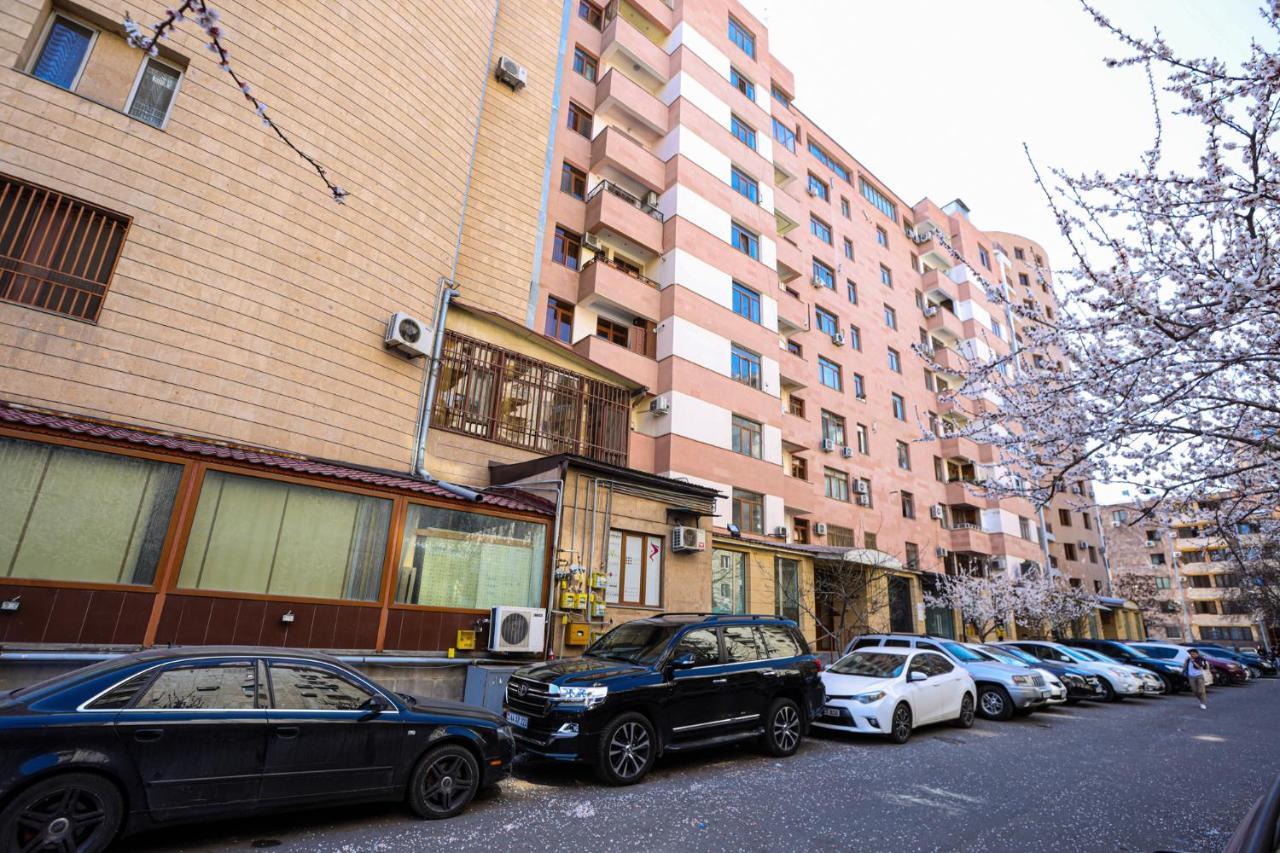 Stay Inn Apartments At Yekmalyan Street エレバン エクステリア 写真