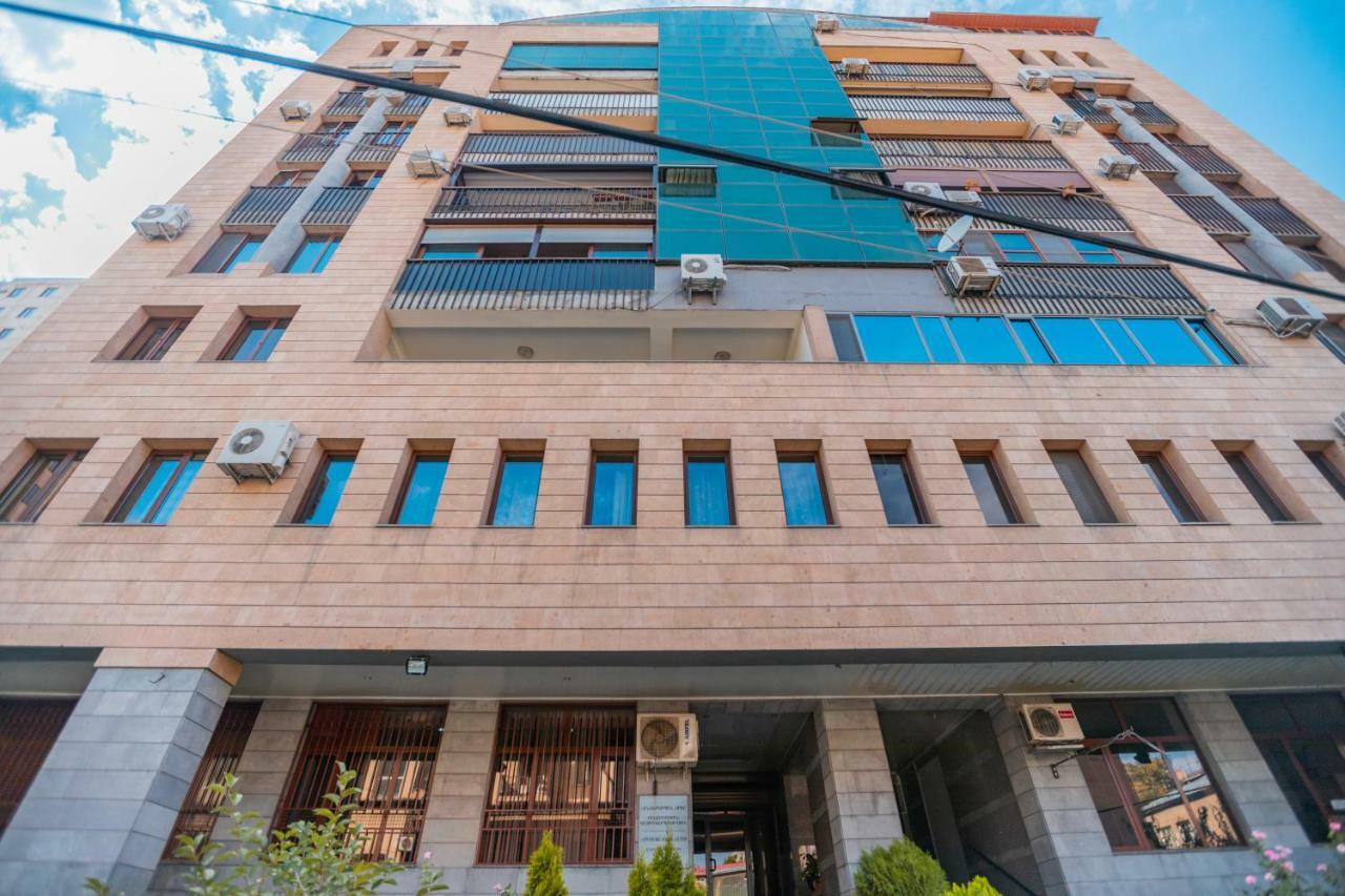 Stay Inn Apartments At Yekmalyan Street エレバン エクステリア 写真