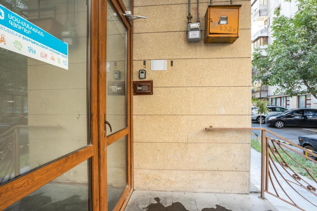 Stay Inn Apartments At Yekmalyan Street エレバン エクステリア 写真